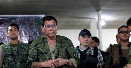 Filipiny: Prezydent Rodrigo Duterte oferuje nagrody za zabicie komunistów. "Do nich łatwiej strzelać niż do ptaków"