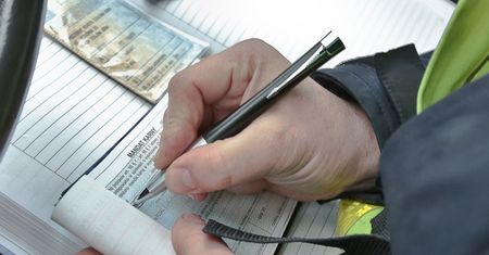 3/4 mandatów za przekroczenie prędkości otrzymują kobiety? Zaskakujące wyniki badania