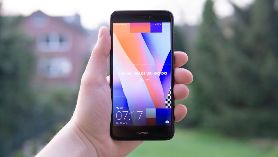 Niedrogi i dobry smartfon, robot kuchenny lub nowy aparat - zrób prezent komuś lub sobie
