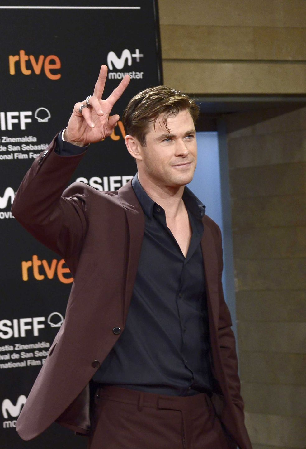 Chris Hemsworth zagra Jamesa Bonda?