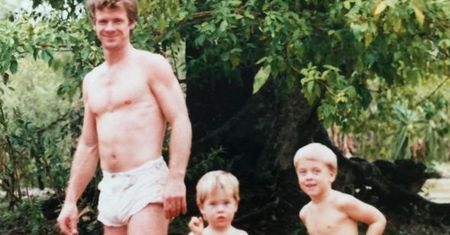 Liam i Chris Hemsworthowie: zdjęcie ich ojca podbiło sieć