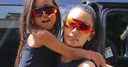 North West to mały sobowtór Kim Kardashian. Już nie tylko wygląda, ale nawet pozuje jak matka