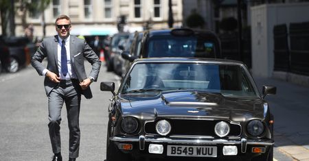 Aston Martin zalicza zjazd na giełdzie. Ulubiona marka Bonda rozczarowuje