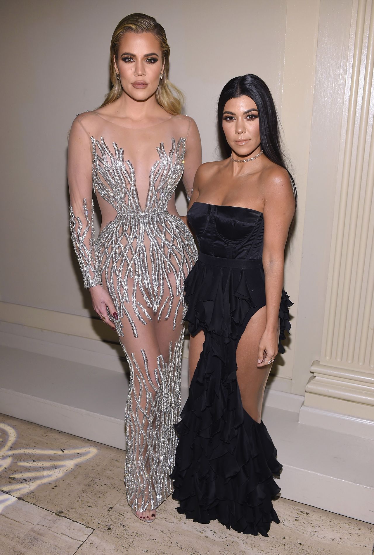 "Z kamerą u Kardashianów": Khloe i Kourtney zaatakowane na imprezie. Zobaczcie zdjęcia