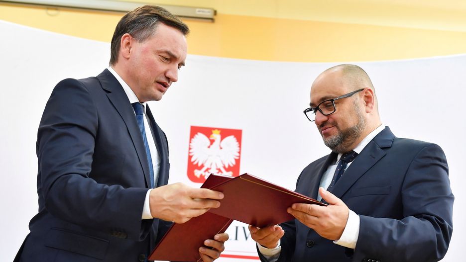 Zbigniew Ziobro i dyrektor kieleckiego szpitala Bartosz Stemplewski