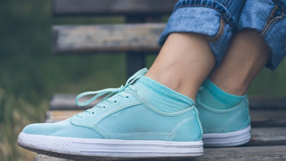 Sportowe buty to idealny wybór do jeansów