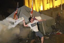 Niepokoje w Gruzji są wynikiem tarć wewnętrznych. Przy okazji korzysta na nich Rosja