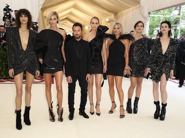 Anja Rubik na MET Gala 2018 bawiła się m.in. z Kate Moss