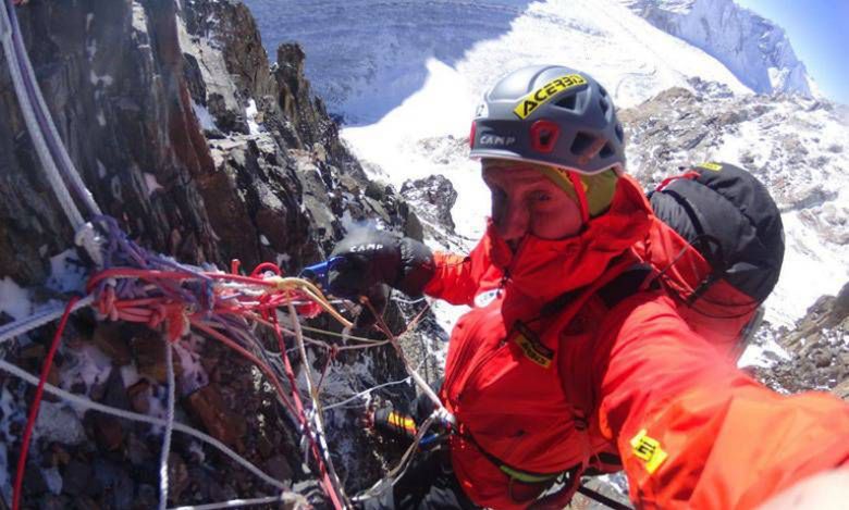 Denis Urubko zawrócił z samotnego ataku na szczyt K2. "Nie zamierzam nikogo przepraszać" - powiedział w pierwszym wywiadzie po dotarciu do bazy. Dalej jest jeszcze mocniej, padły oskarżenia pod adresem kierownika wyprawy
