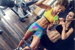 Sara Boruc ćwiczy z Lewandowską. Która ma lepszy brzuch?