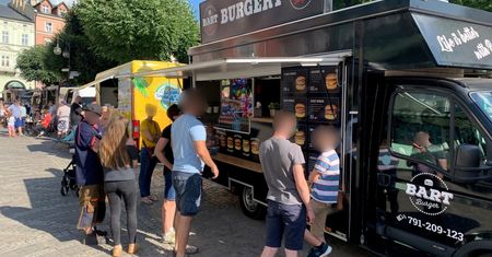 Mobilne kino, kawiarnia na kółkach. W bazach CEPiK jest ok. 100 tys. samochodów specjalnych