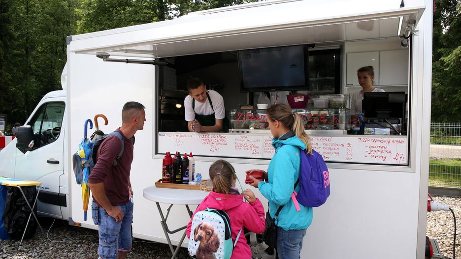 Pierwszy mobilny punkt gastronomiczny w drodze do Morskiego Oka