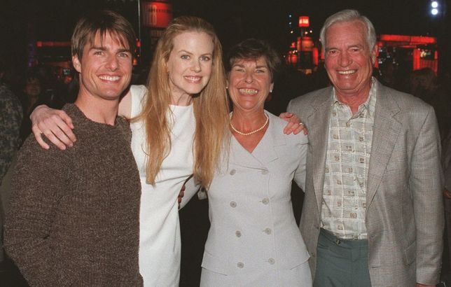 Tom Cruise z Nicole Kidman, matką i ojczymem 