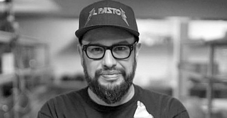 Carl Ruiz nie żyje. Gwiazdor programów kulinarnych miał 44 lata