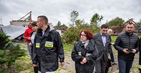 Elżbieta Kruk w mundurze strażackim. MSWiA komentuje sprawę
