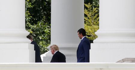 Samobójczy tweet Donalda Trumpa. Przyznał się do przestępstwa?