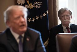 Kolejny doradca wbija Trumpowi nóż w plecy. John Bolton burzy linię obrony Trumpa ws. impeachmentu