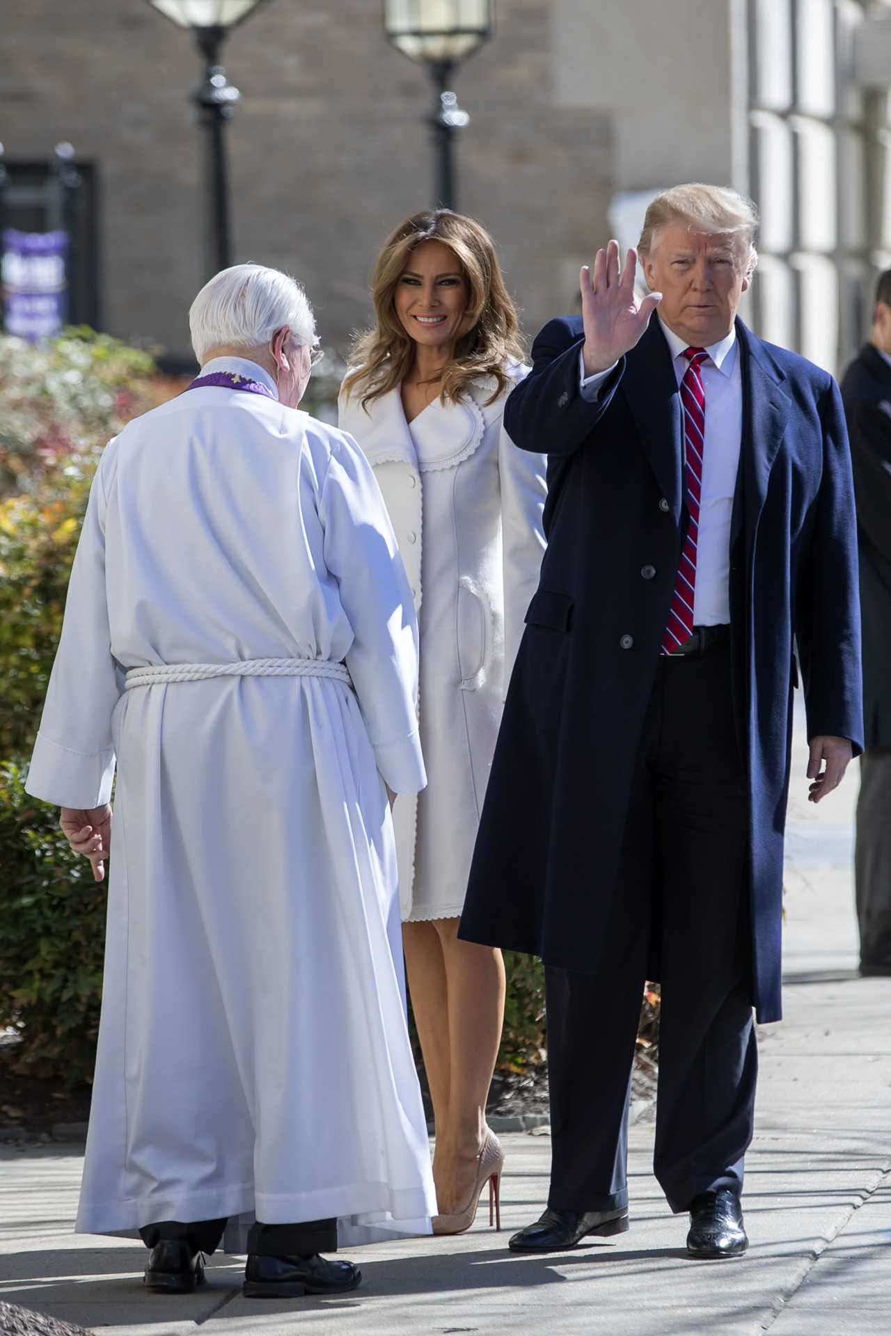 Melania Trump w białym płaszczu