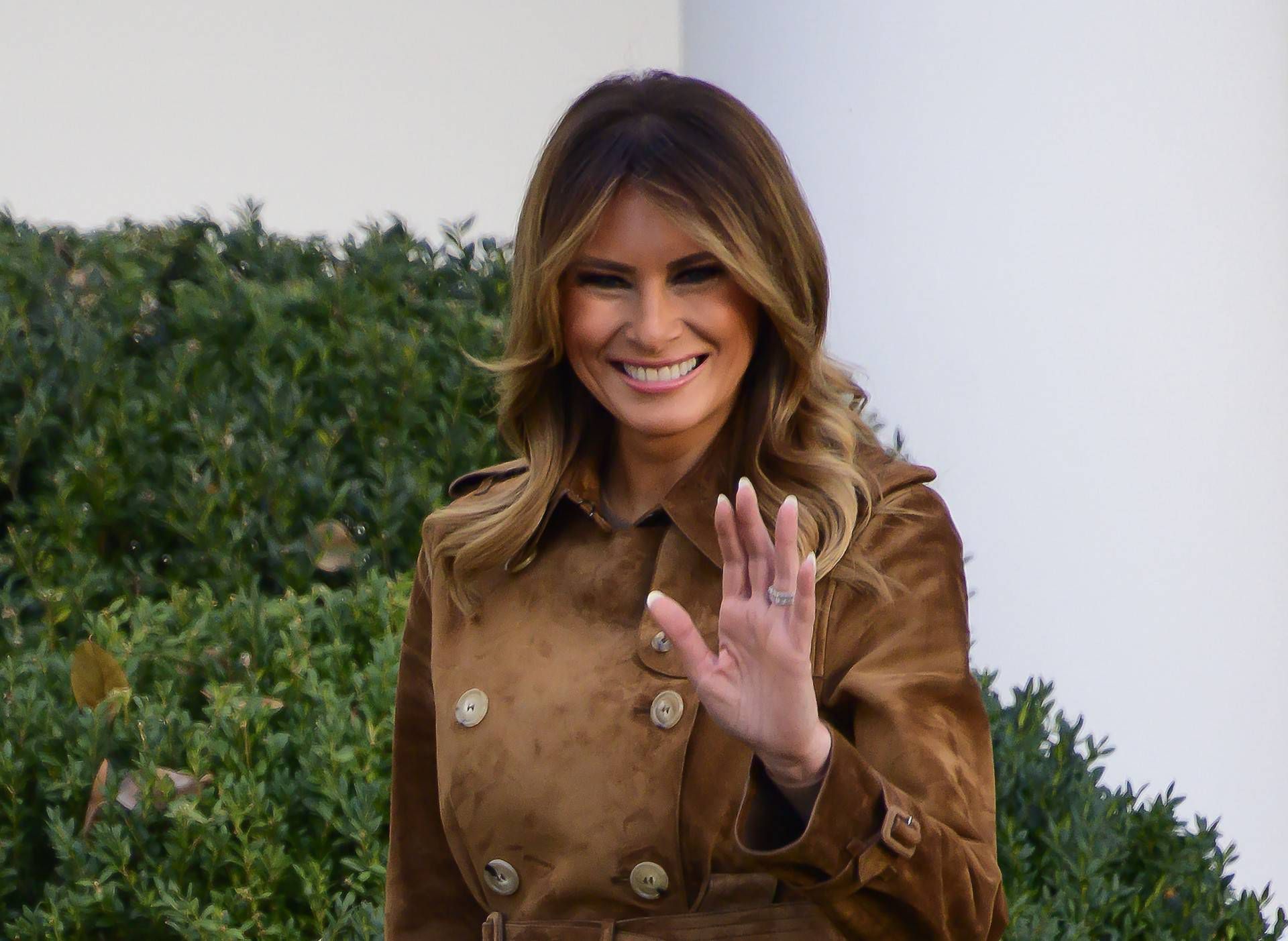 Melania Trump w zamszowym komplecie