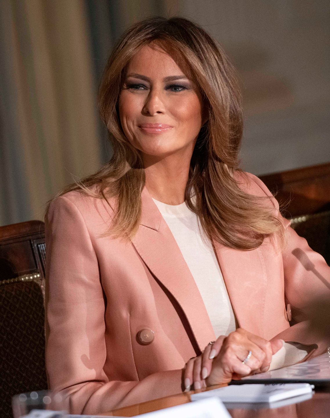 Melania Trump w pudrowym garniturze