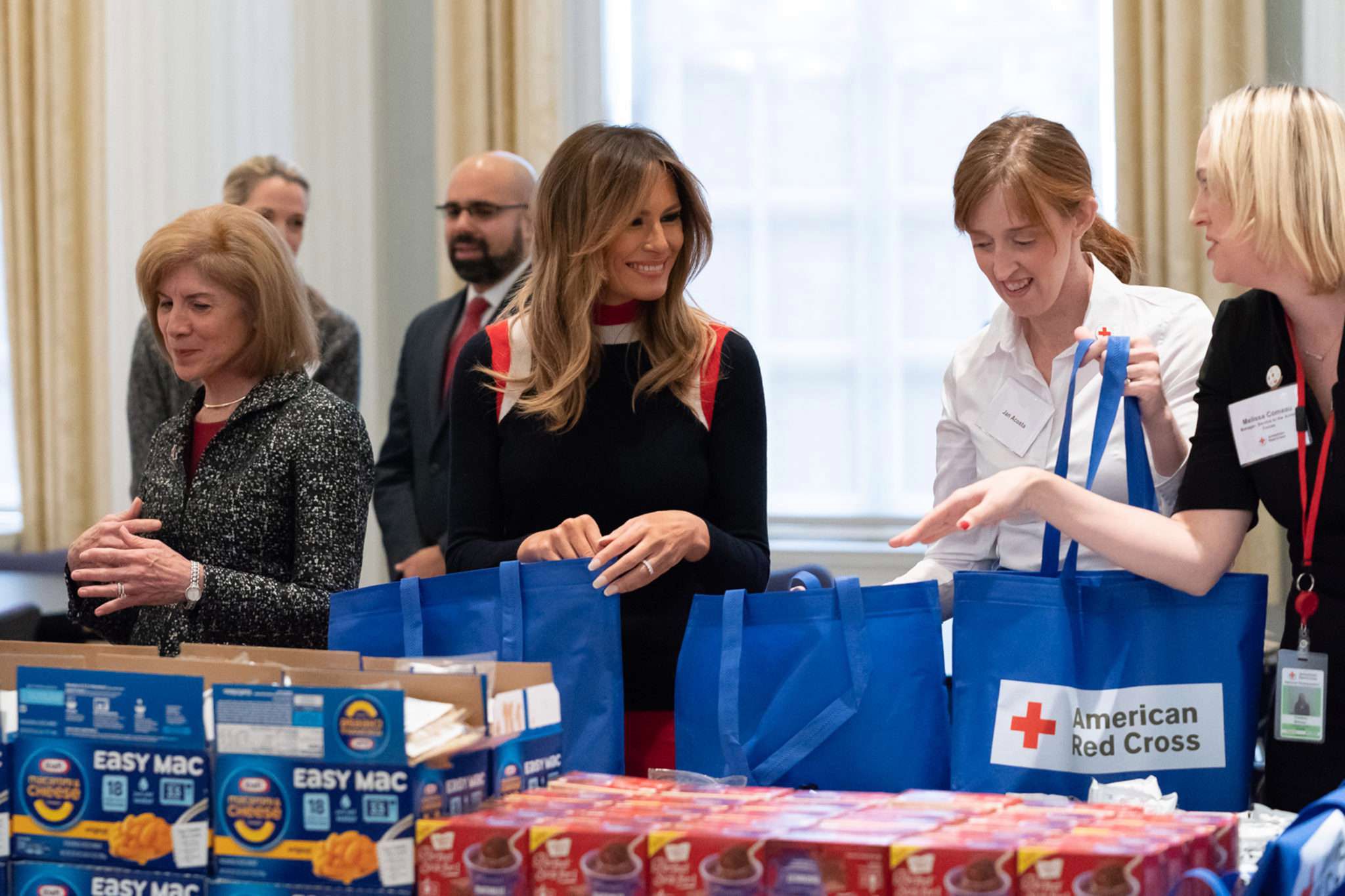 Melania Trump wspiera Czerwony Krzyż