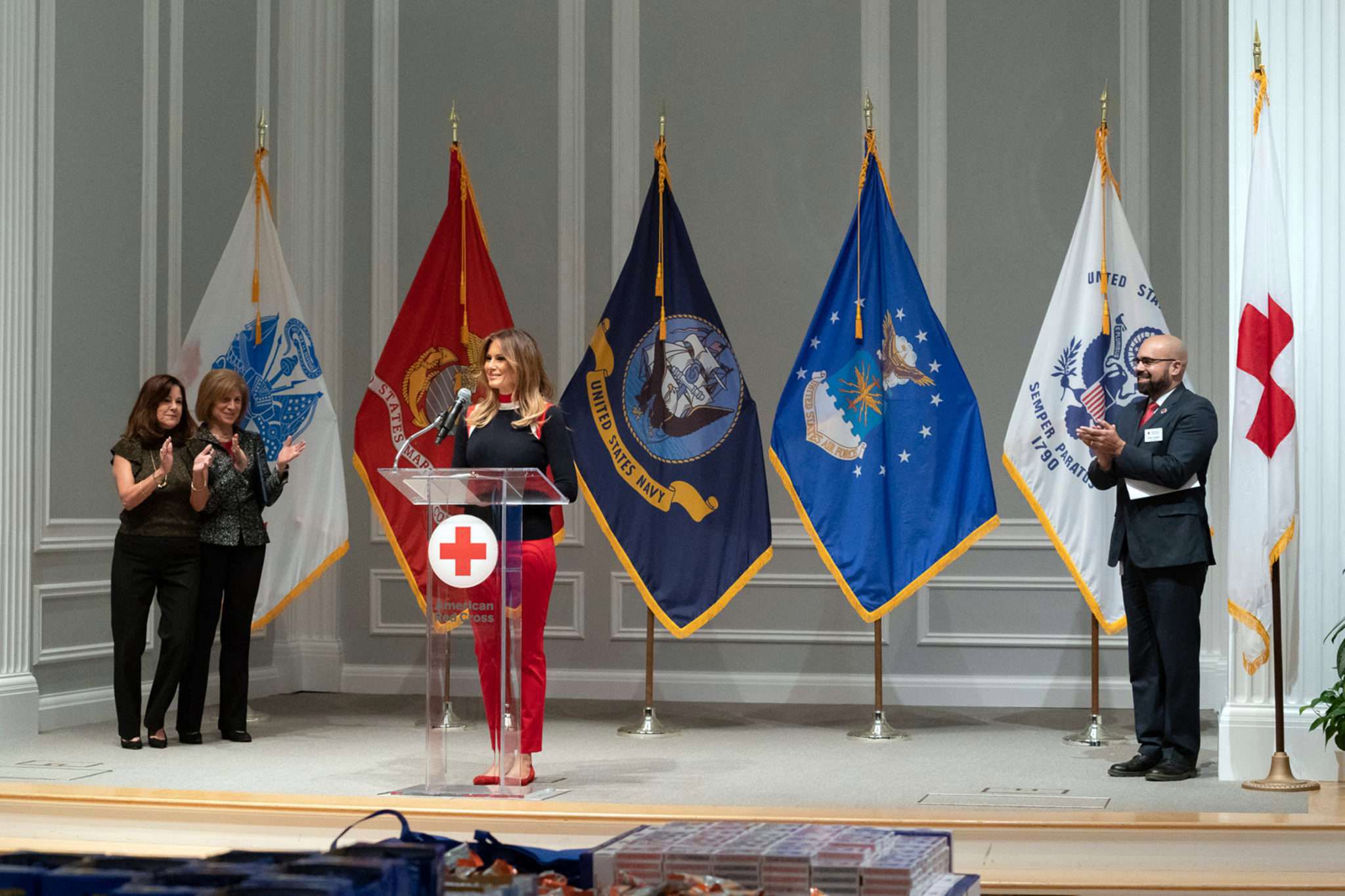 Melania Trump wspiera Czerwony Krzyż