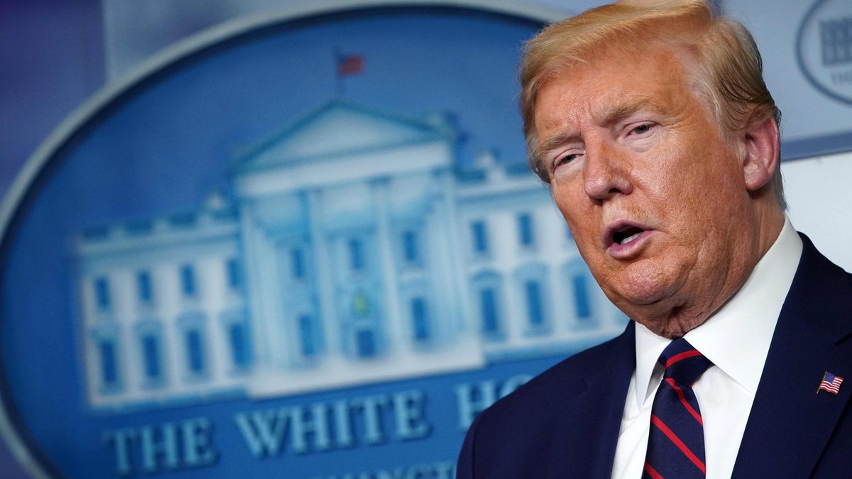 Donald Trump wykorzystuje fake newsy?