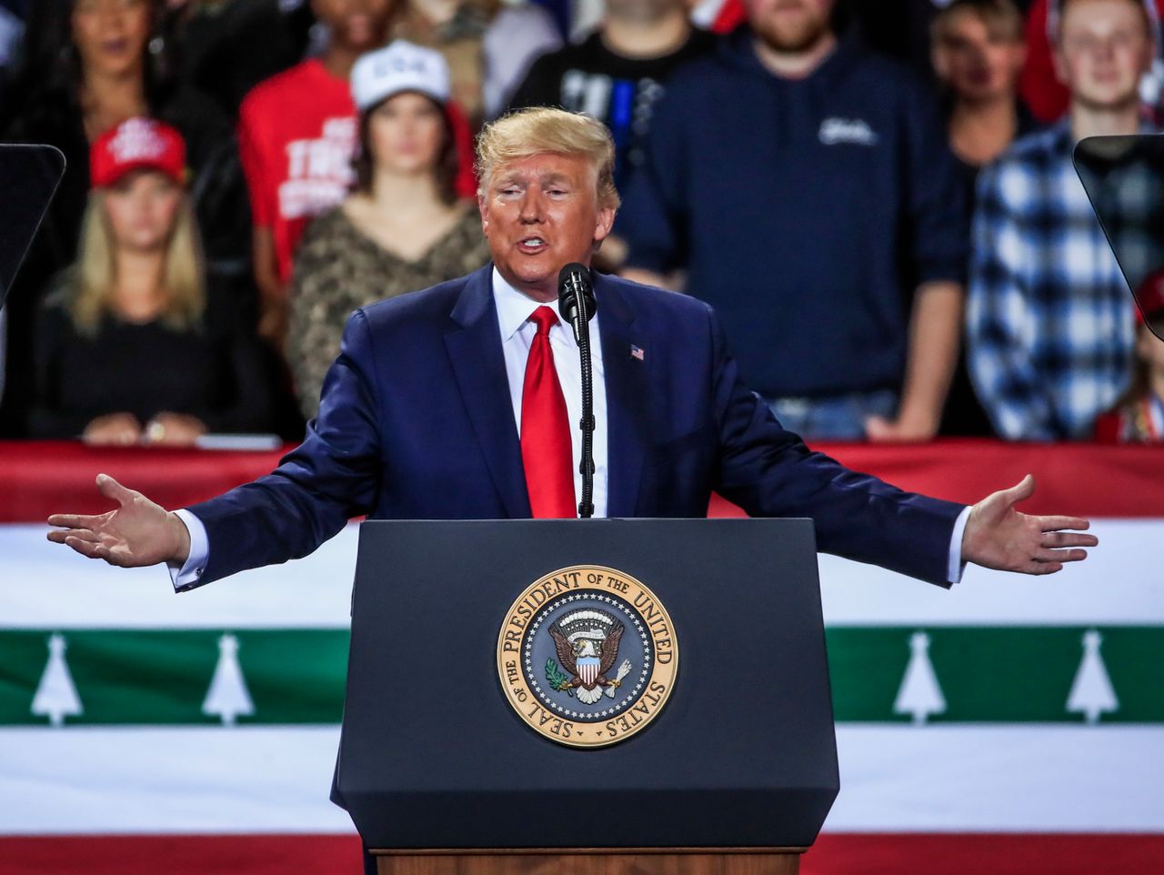 Impeachment Donalda Trumpa przyśpiesza. Izba Reprezentantów zatwierdziła zarzuty wobec prezydenta 