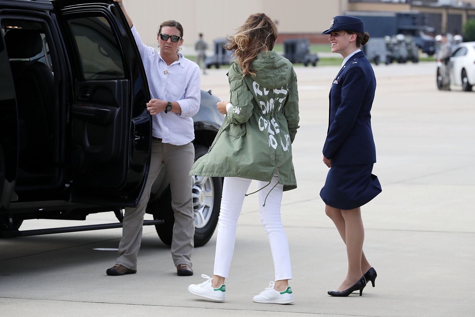 Melania Trump w kurtce z oburzającym napisem. Ludzie wściekli 