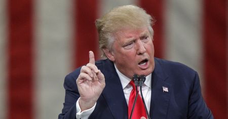 USA. Trump: Bombardujmy huragany bronią atomową. Ekspert: Co za bzdura