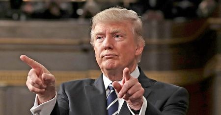 Wyciekł zapis rozmowy Trumpa z prezydentem Filipin. Trump pogratulował akcji, która pochłonęła życie setek ludzi