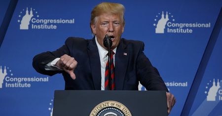 USA. Donald Trump krytykuje oświetlenie: zawsze wychodzę na pomarańczowego