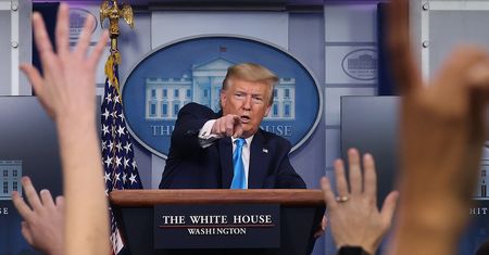 Koronawirus w USA. Prawie 2 tys. ofiar jednej doby. Donald Trump wini WHO