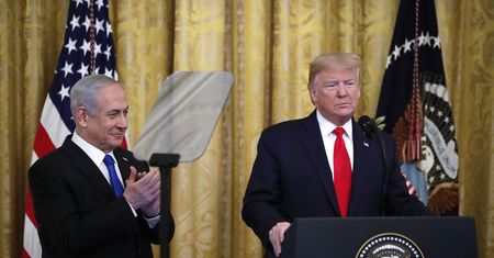 "Historyczny kamień milowy" czy kolejne protesty? Donald Trump ujawnia pokojowy plan dla Bliskiego Wschodu