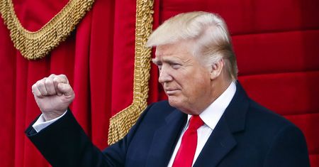 Trump jak Bane z "Batmana". Internautom nic nie umknie