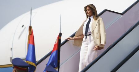 Awaryjne lądowanie samolotu z Melanią Trump. "Dym i zapach spalenizny"