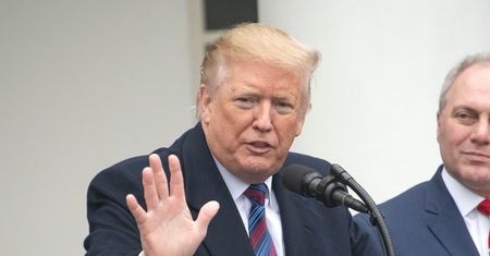 Trump straszy stanem wyjątkowym