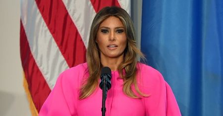 Poznajcie tajną broń Melanii Trump na wyróżnienie się z tłumu kobiet