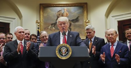 Christopher Hill: Polityka Trumpa, czyli siła zamiast dyplomacji