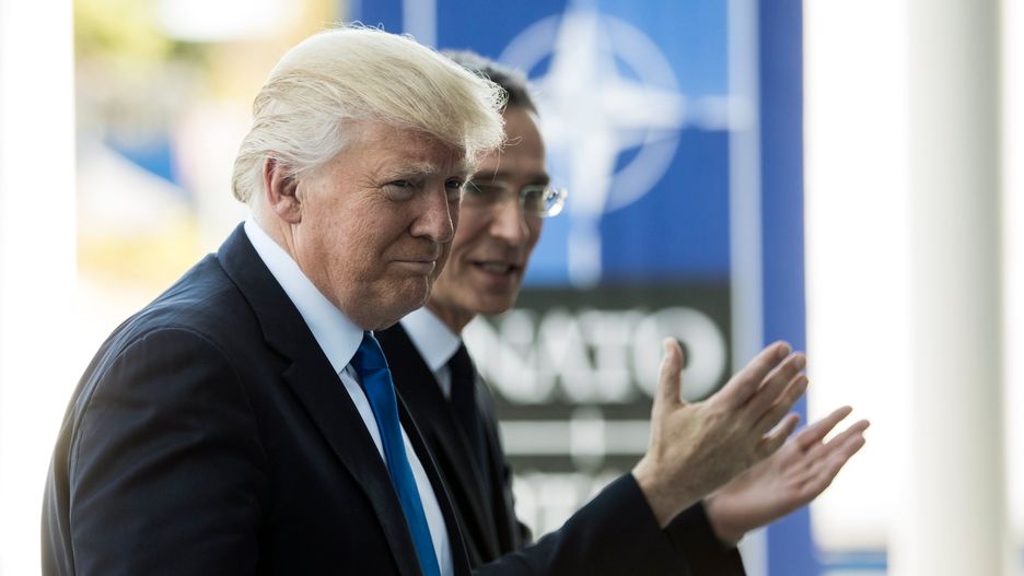 Donald Tusk w siedzibie NATO w Brukseli