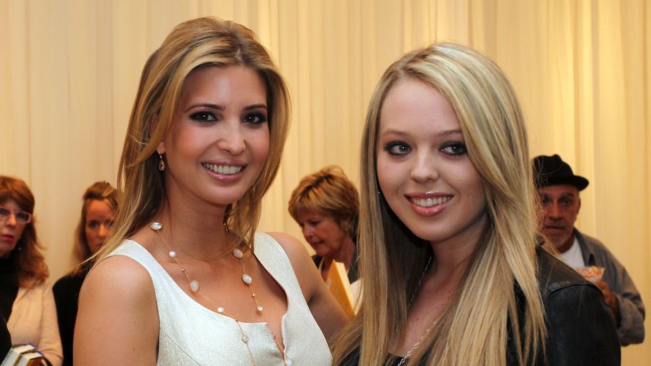Ivanka Trump i jej przyrodnia siostra, Tiffany Trump. 