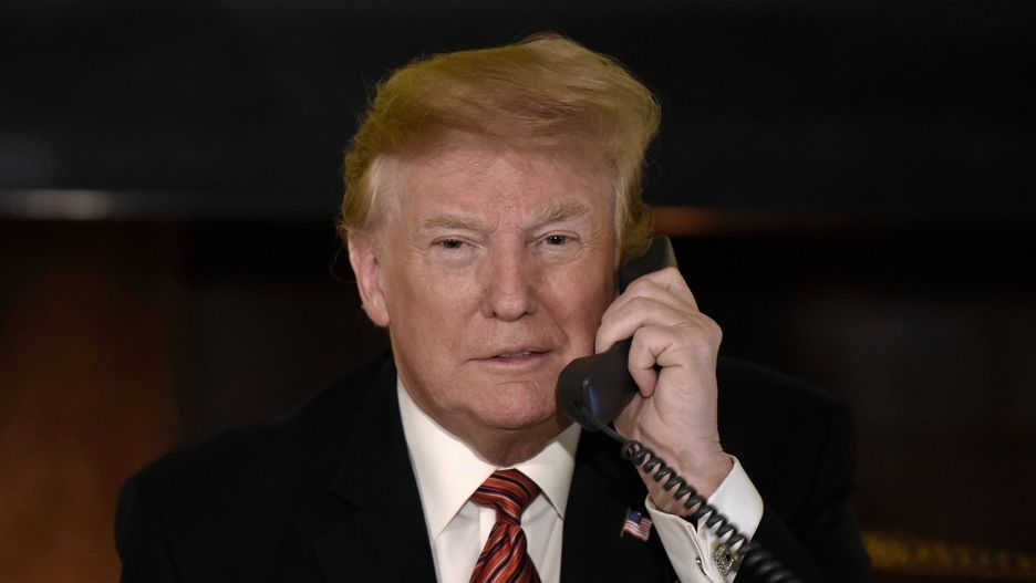 Tajemnicza rozmowa Donalda Trumpa z prezydentem Ukrainy tłem afery w Waszyngtonie. To z jej powodu nie przyjechał do Polski?