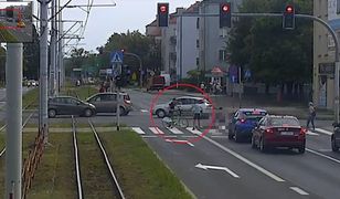 Toruń. Rowerzysta potrącił staruszkę. Prokuratura: Mógł to zrobić celowo