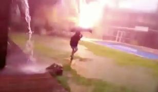 Piorun trafił chłopca bawiącego się w czasie burzy. Matka wszystko nagrała