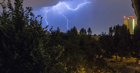 Pogoda. Afrykański żar i nowe ostrzeżenia. Możliwe trąby powietrzne