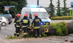 Niszczycielskie burze przeszły nad Polską. 1 osoba nie żyje, 10 jest rannych
