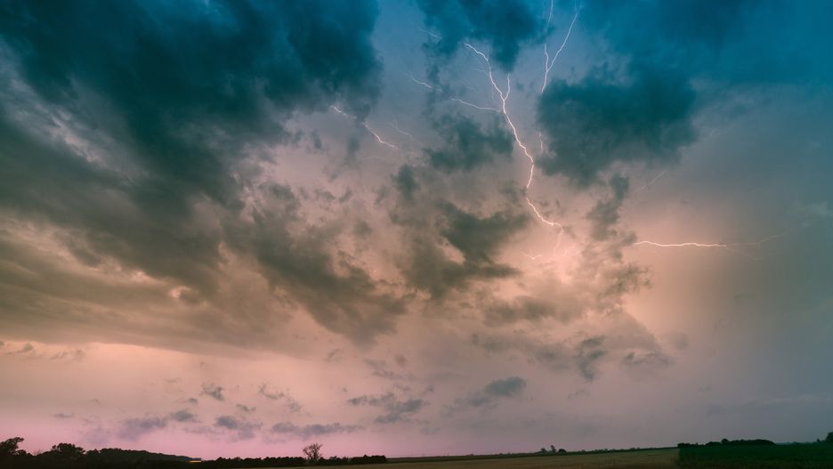 IMGW wydało ostrzeżenia przed burzami dla 5 województw