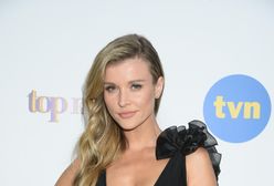 Top Model: Joanna Krupa w obcisłej i wydekoltowanej sukience. Zachwyca kobiecością