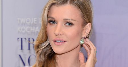 Joanna Krupa w sukience jak wiosenny krokus. Eterycznie i kobieco