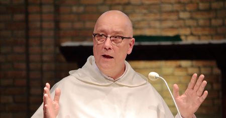 Duchowny o komuniach dla rozwodników. "My nie jesteśmy dystrybutorami Eucharystii"